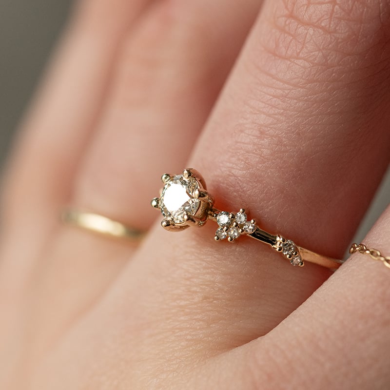 Romantický zásnubný prsteň s diamantmi Therese 136796
