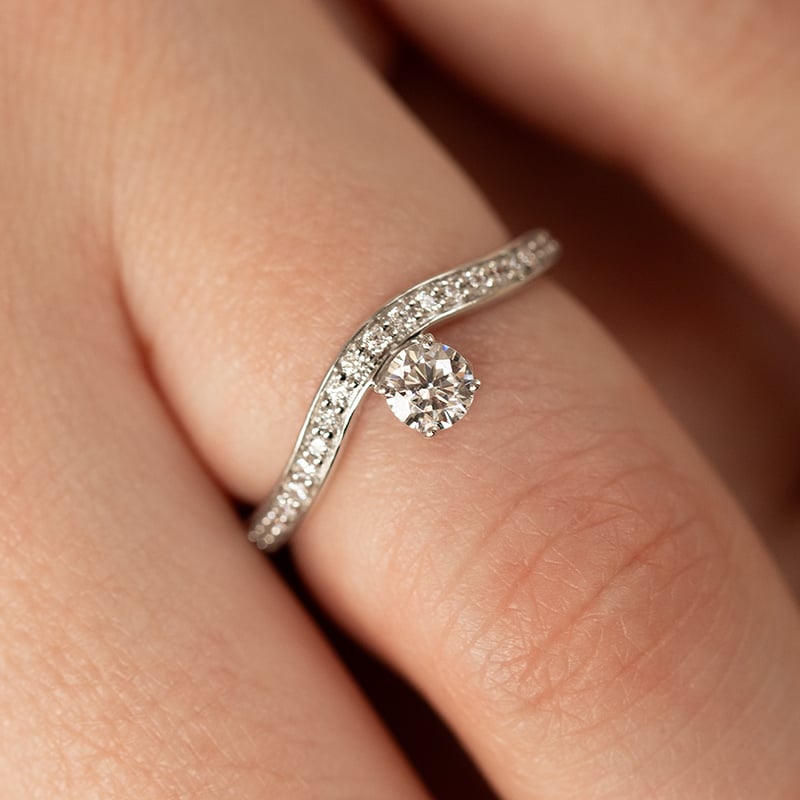 Atypický zásnubný prsteň s diamantmi Clea 137606