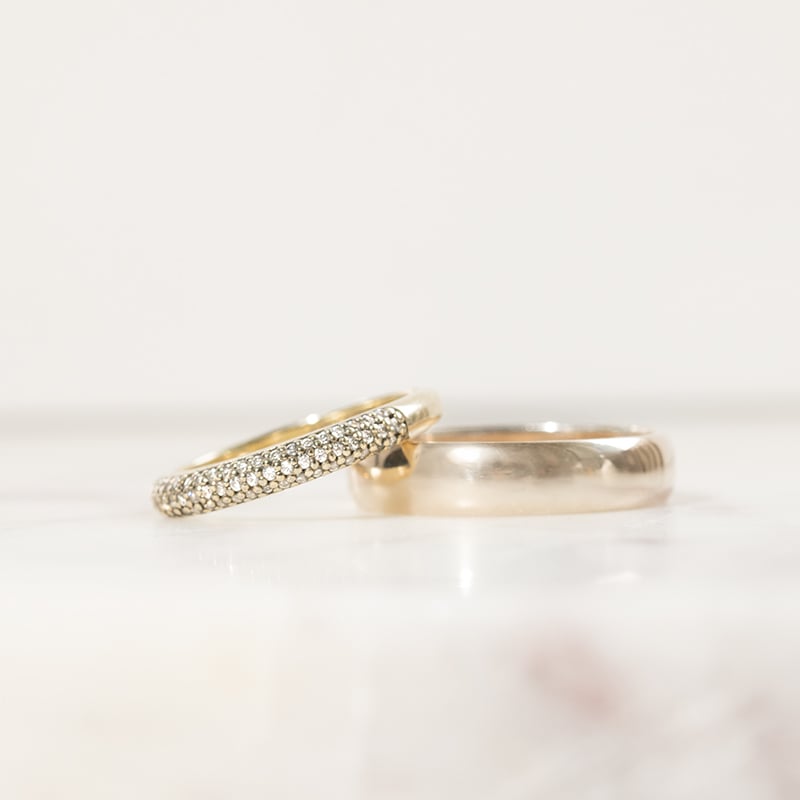 Eternity prsteň s lab-grown diamantmi a pánska pologuľatá prsteň Herlie