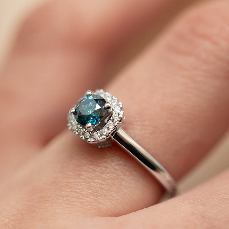 Zásnubný prsteň s modrým diamantom Vancy 137886