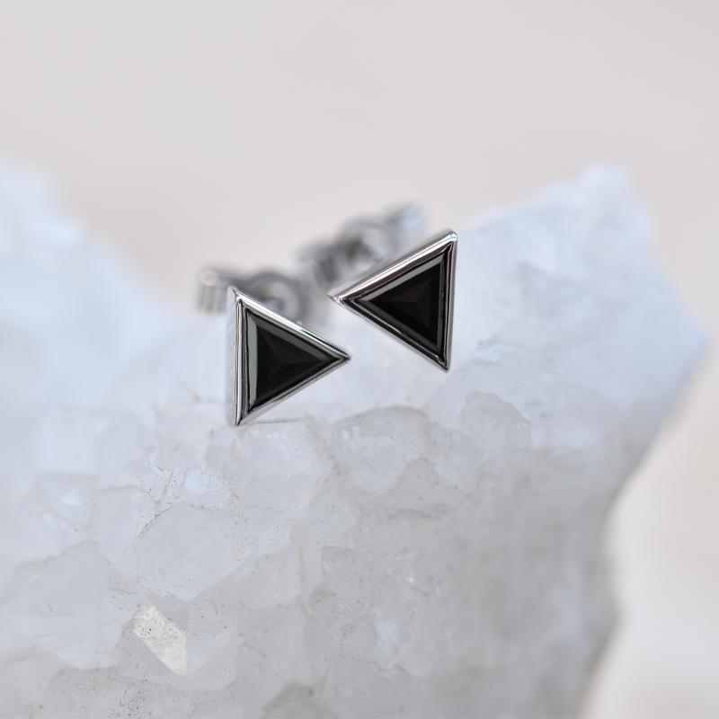 Zlaté náušnice s triangle čiernymi diamantmi Tepfier