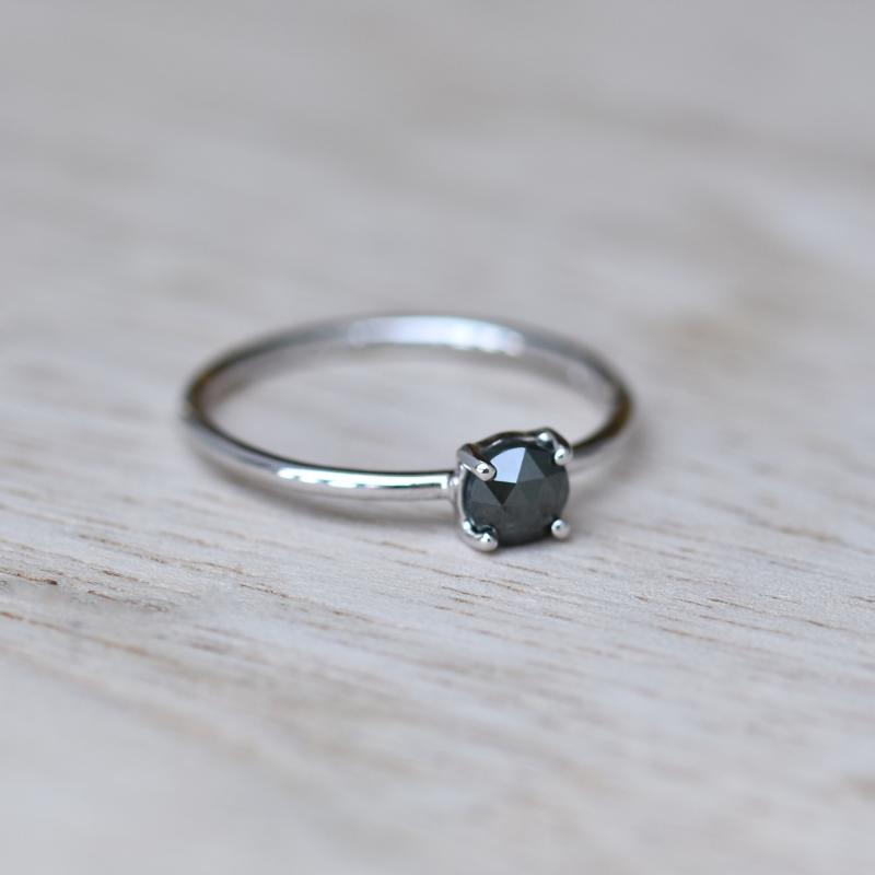 Prsteň s diamantom zo zlata 44626