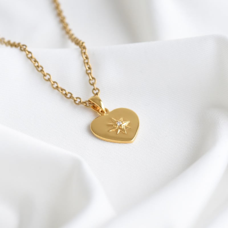 Romantický pozlátený strieborný prívesok s diamantom 81646