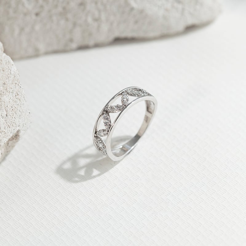 Atypický eternity prsteň s diamantmi Corbett
