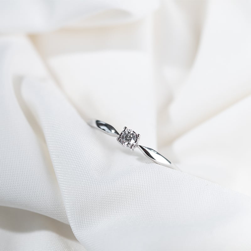 Strieborný elegantný prsteň s lab-grown diamantom Socorro 131137