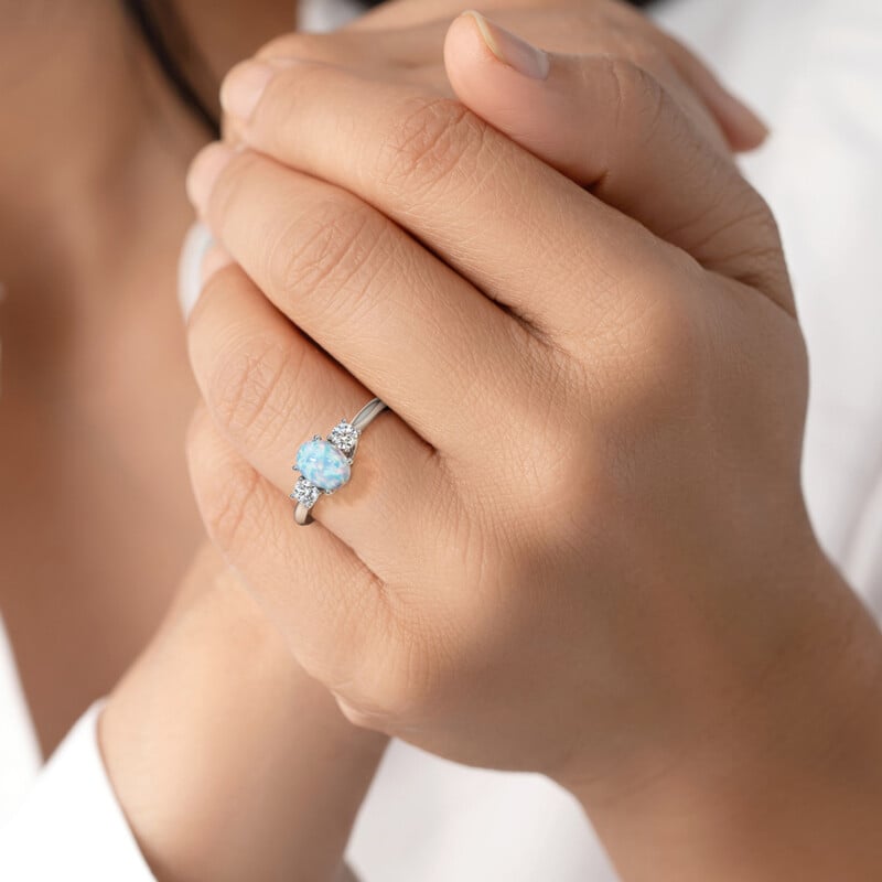 Zásnubný prsteň s opálom a diamantmi Brink