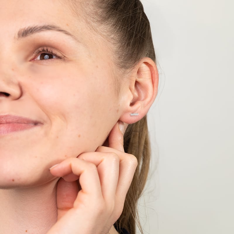 Minimalistické náušnice zo zlata Barr 151737