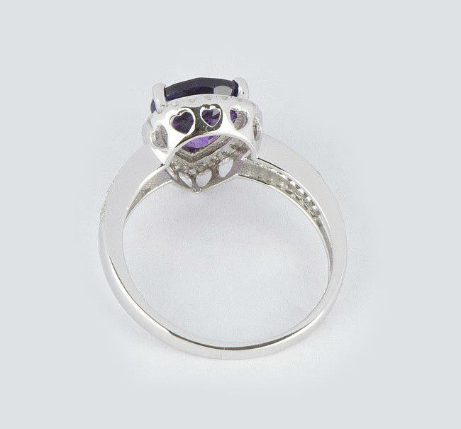 Prsten posiaty diamantmi 2427