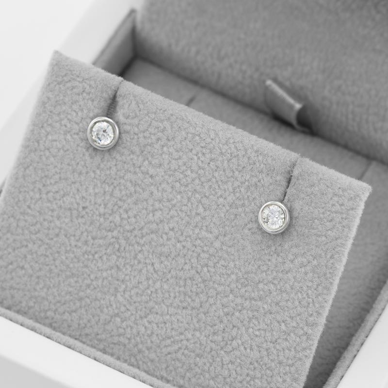 Zlaté bezel diamantové náušnice 75647