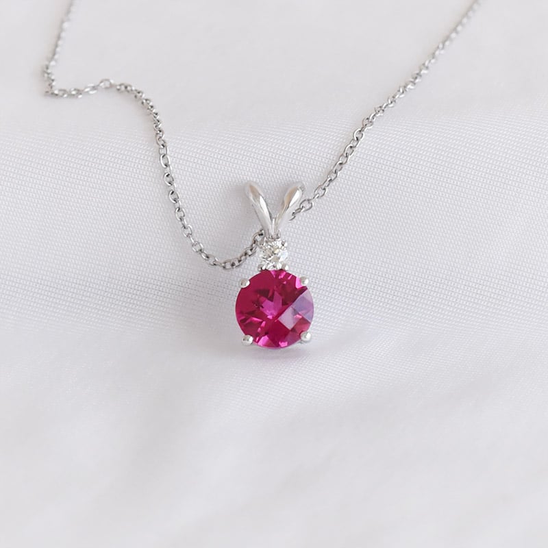 Zlatý rubínový náhrdelník s diamantom 93707