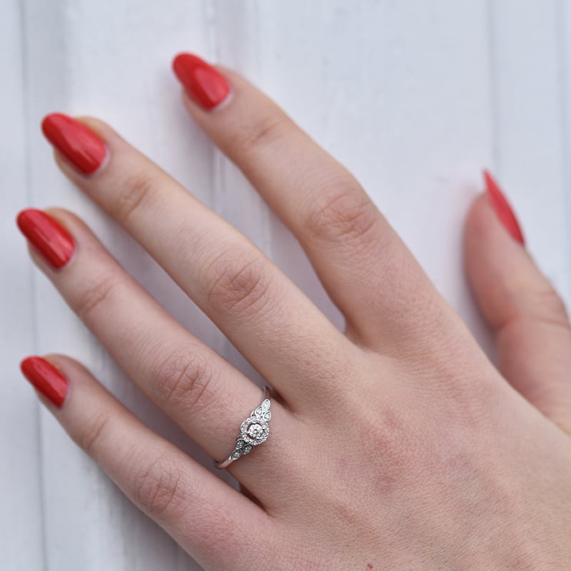 Strieborný halo prsteň s lab-grown diamantmi Delphine 104698