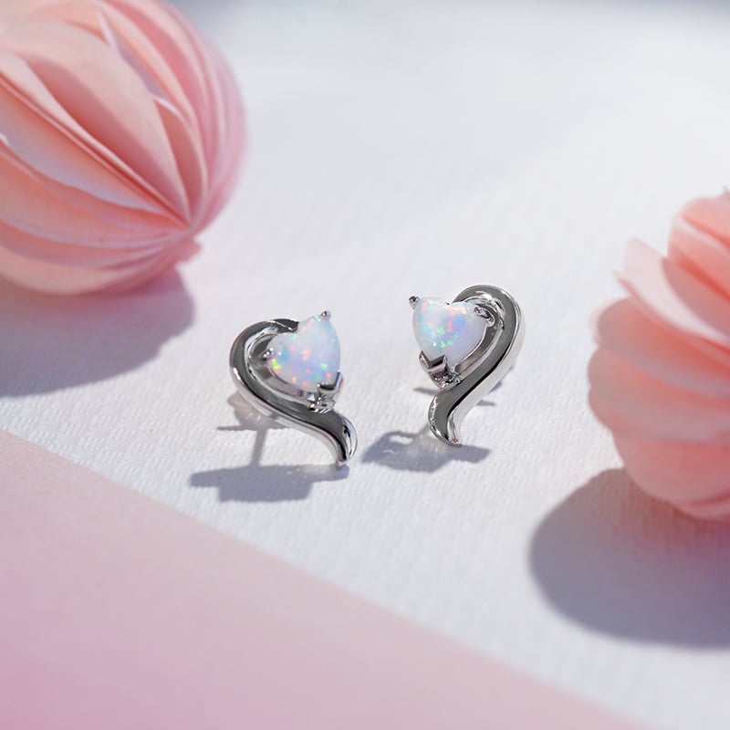Romantické opálové náušnice zo striebra Herlinda