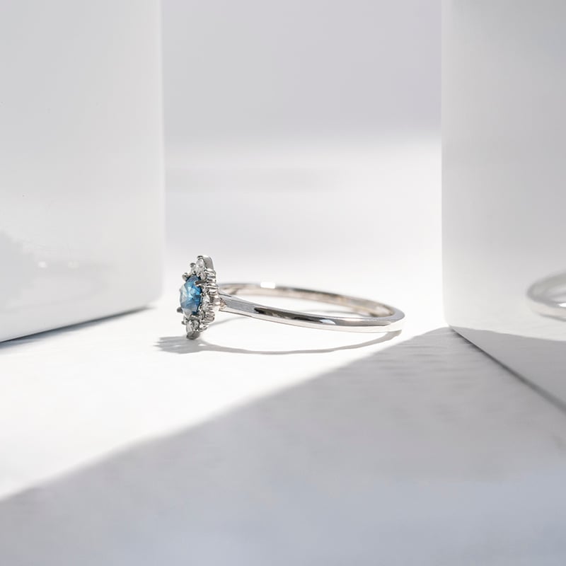 Zásnubný prsteň s 0.31ct IGI certifikovaným modrým lab-grown diamantom Kascha 111348