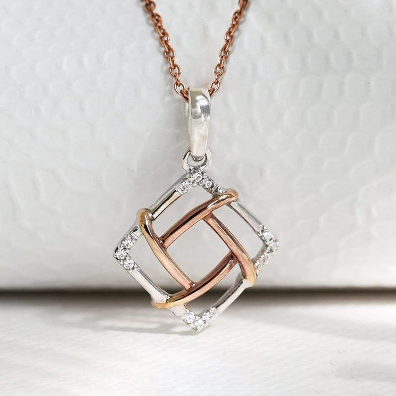 Atypický zlatý náhrdelník s diamantmi Misael 118378