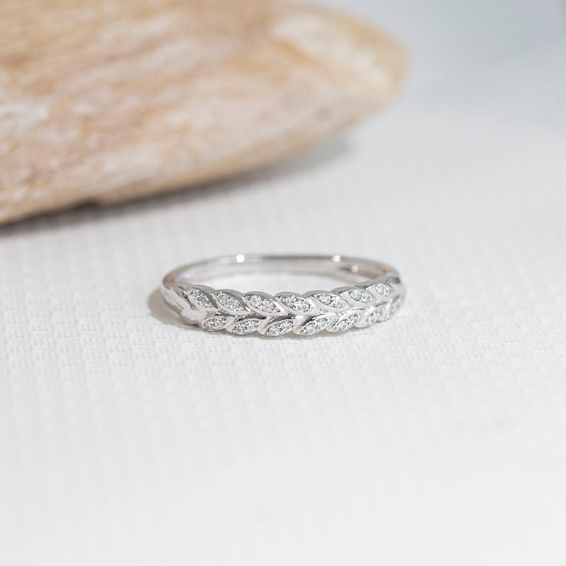 Eternity prsteň s lab-grown diamantovými lístkami Fulton