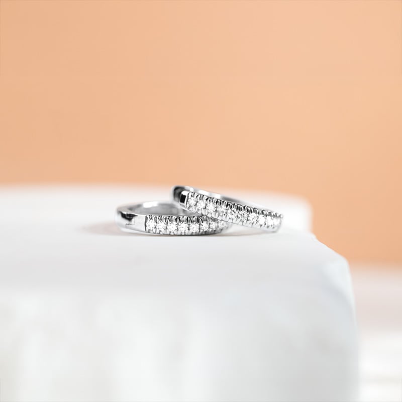Elegantné kruhové naušnice s lab-grown diamantami Gomati 151418