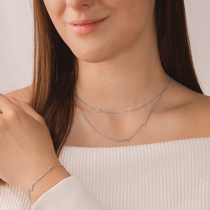 Strieborný náhrdelník s 3 písmenkami a lab-grown diamantmi Lupe 152768