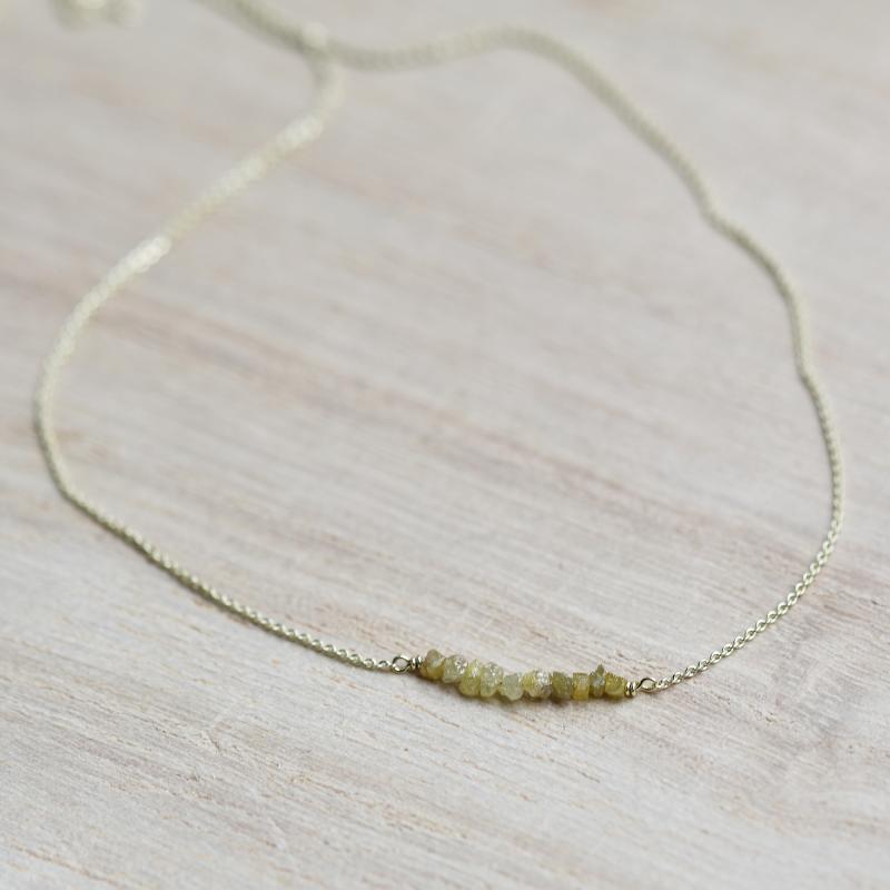 Zlatý choker so žltými nebrúsenými diamantmi Samante