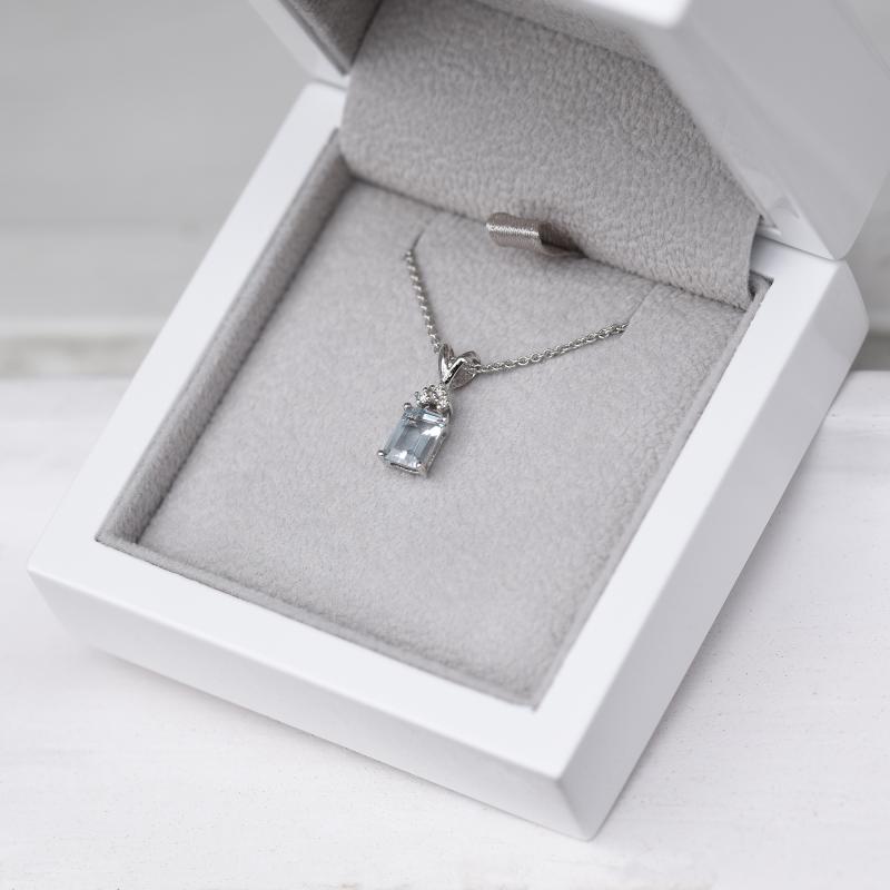 Náhrdelník s akvamarínom a diamantmi z bieleho zlata 47988
