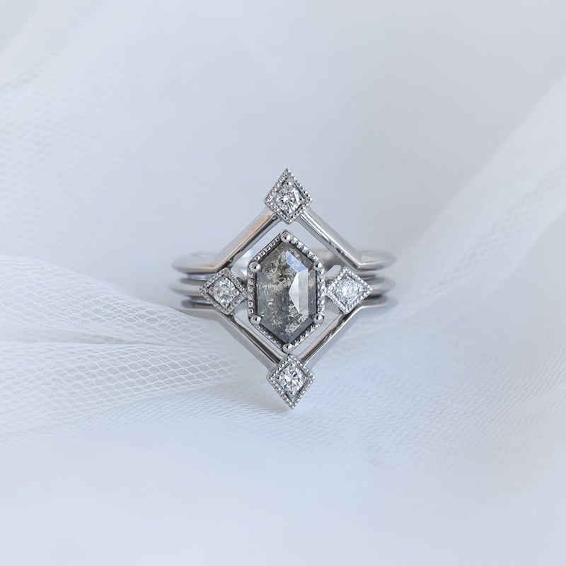 Prsteň s hexagon salt and pepper diamantom Slamet