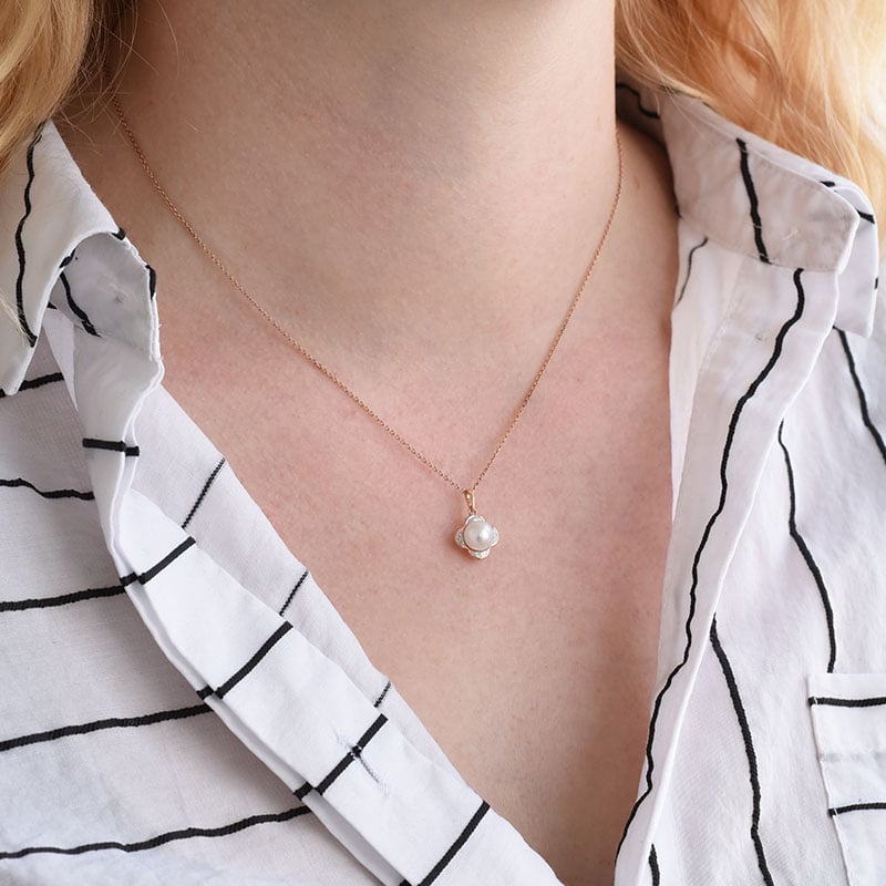 Zlatá perlová kolekcia s diamantmi v tvare kvetín Sama 103559