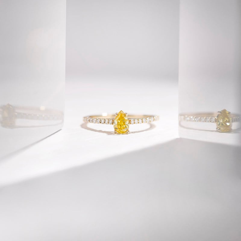 Zásnubný prsteň s 0.44ct IGI certifikovaným žltým lab-grown diamantom Aicha