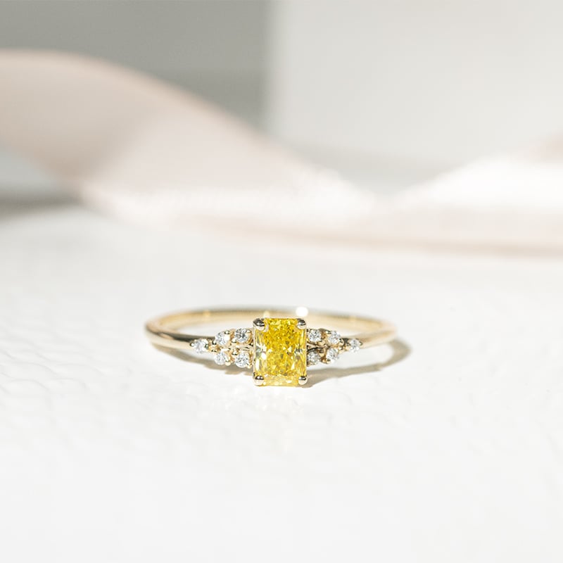 Zásnubný prsteň s 0.42ct IGI certifikovaným žltým lab-grown diamantom Sade 127109