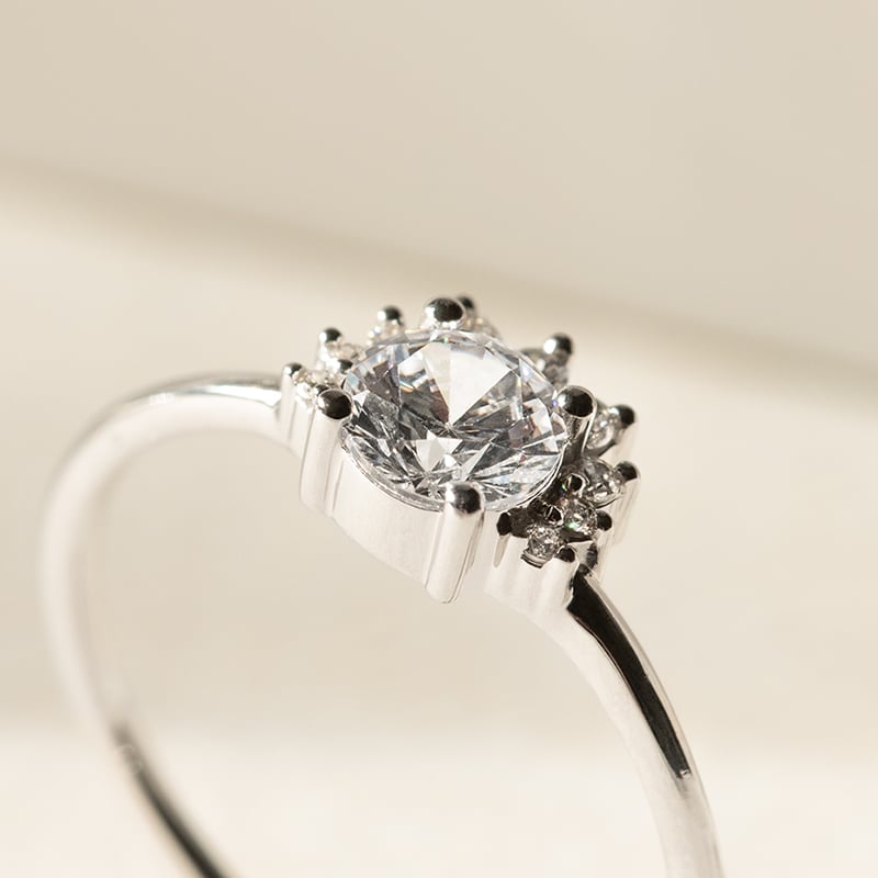 Half halo prsteň s lab-grown diamantmi Caio 139329