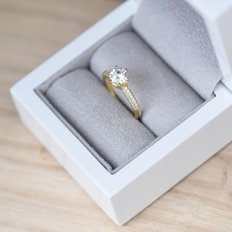 Prsteň s diamantmi 139559