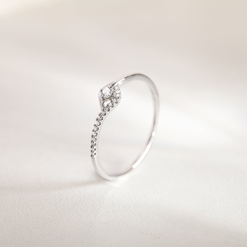 Zlatý zásnubný prsteň s lab-grown diamantmi Laurena 147889