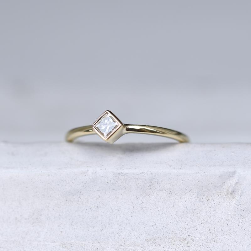 Zásnubný prsteň s diamantom zo žltého zlata 47799