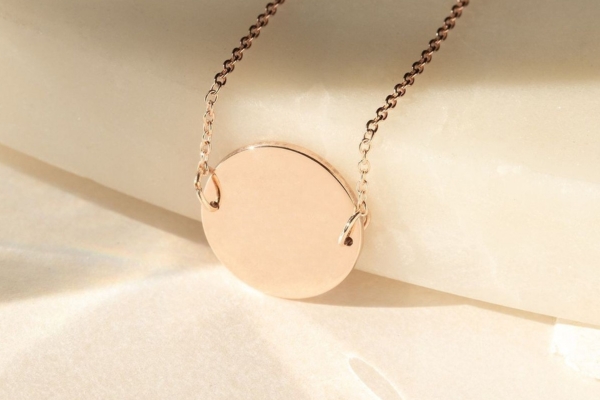 Čistý náramok bez gravíru a drahokamu