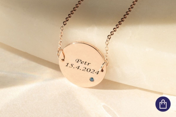 Personalizovaný náramok s menom, dátumom a drahokamom