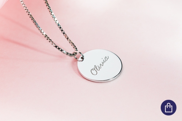 Kruhový prívesok s gravírovaným menom