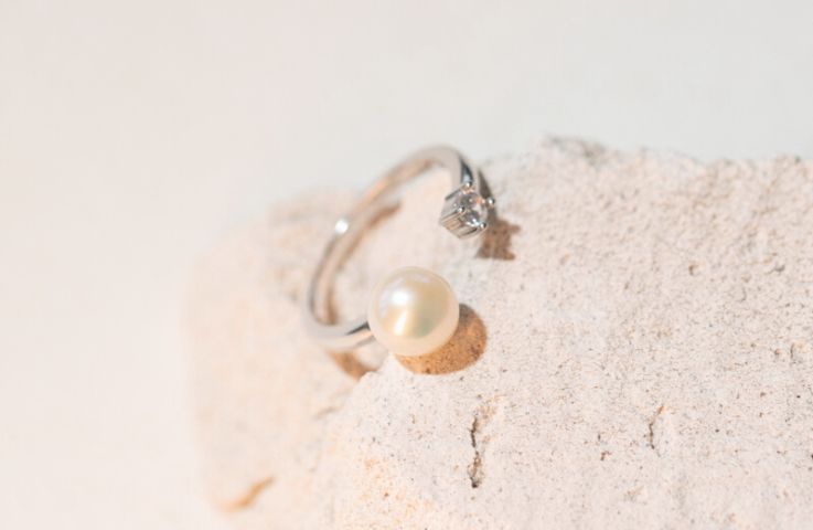 Otvorený prsteň s perlou