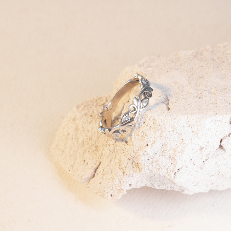 Svadobné prstene s eternity obrúčkou a plochým pánskym prsteňom Munro 100920