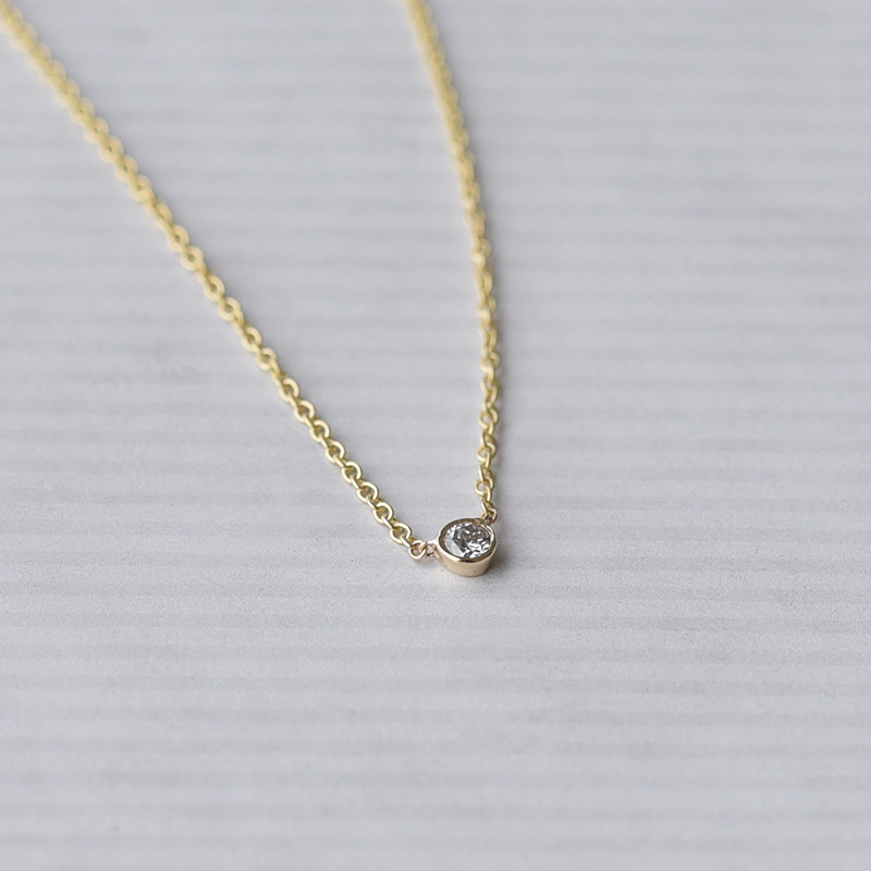 Strieborný minimalistický náhrdelník s moissanitom Vieny 103700