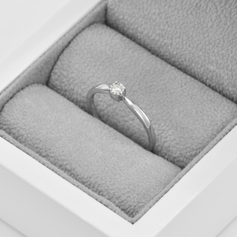 Strieborný elegantný prsteň s lab-grown diamantom Britton 104610