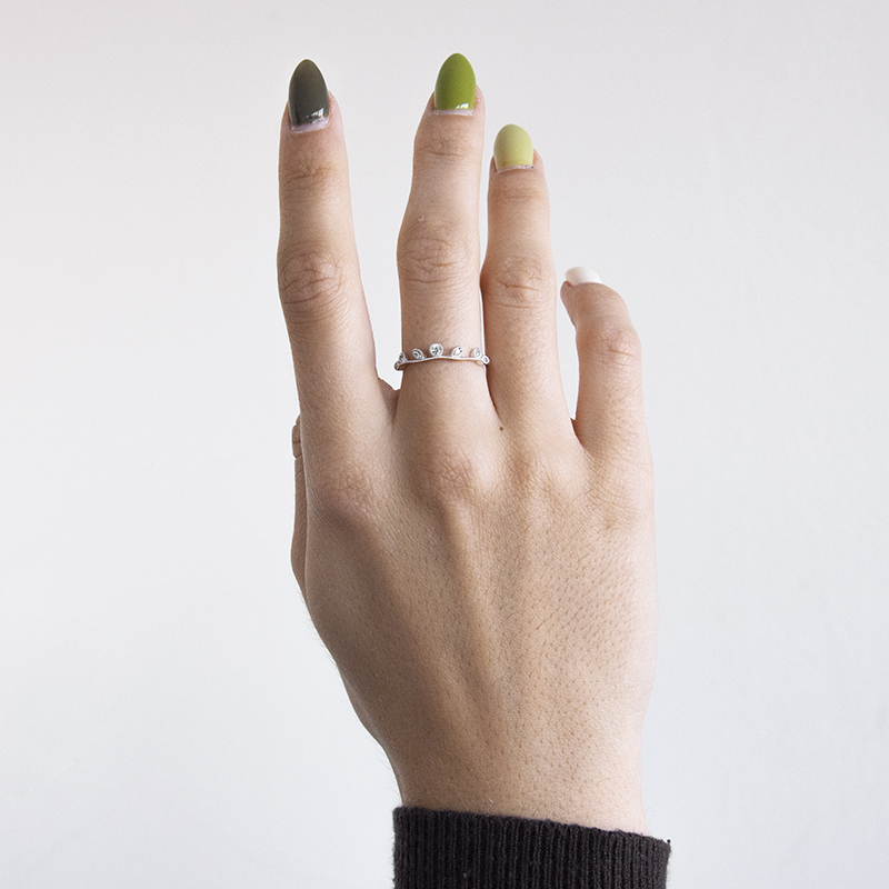 Minimalistický prsteň s lístkami a lab-grown diamantmi Henry 110380
