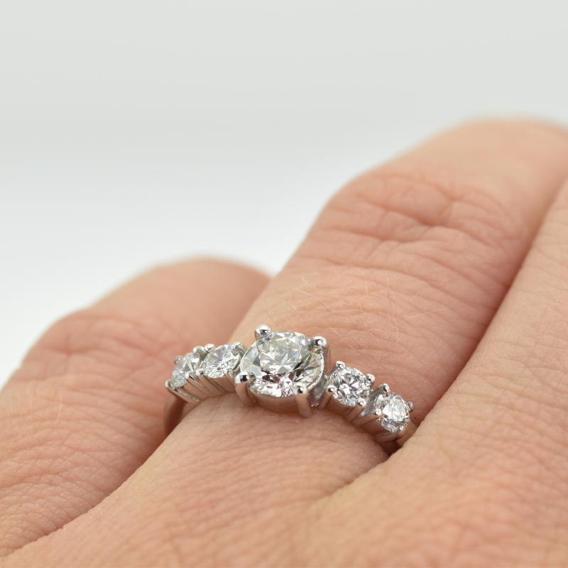 Zásnubný prsteň s diamantmi 11580