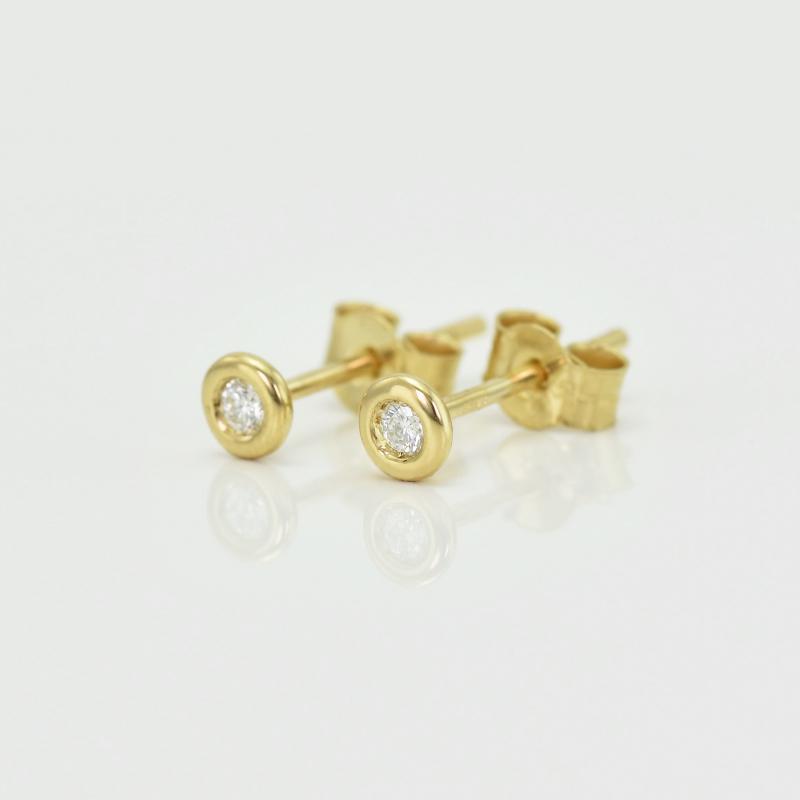 Krásne rámové diamanty v zlatých náušniciach Jecelyn 15350