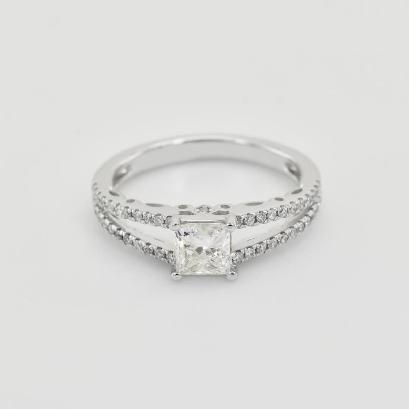 Zásnubný prsteň s princess diamantom 27110