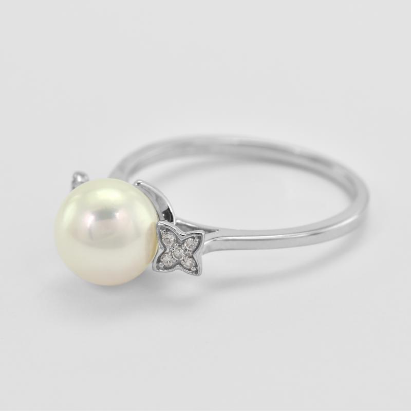 Elegantný perlový prsteň s diamantmi z bieleho zlata