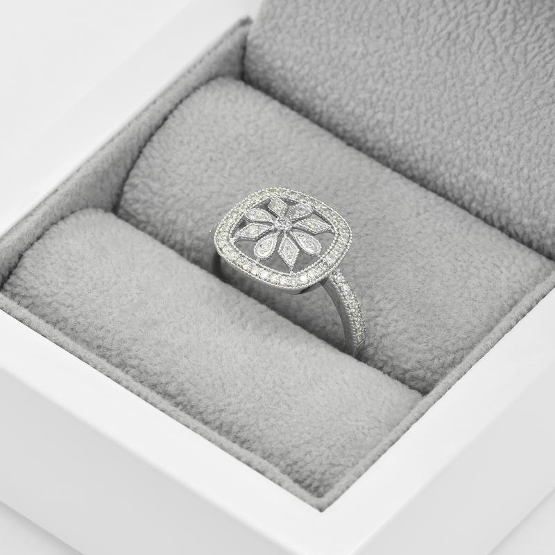 Zlatý diamantový prsteň s květom