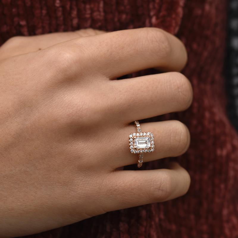 Zásnubný prsteň s emerald diamantom 49610