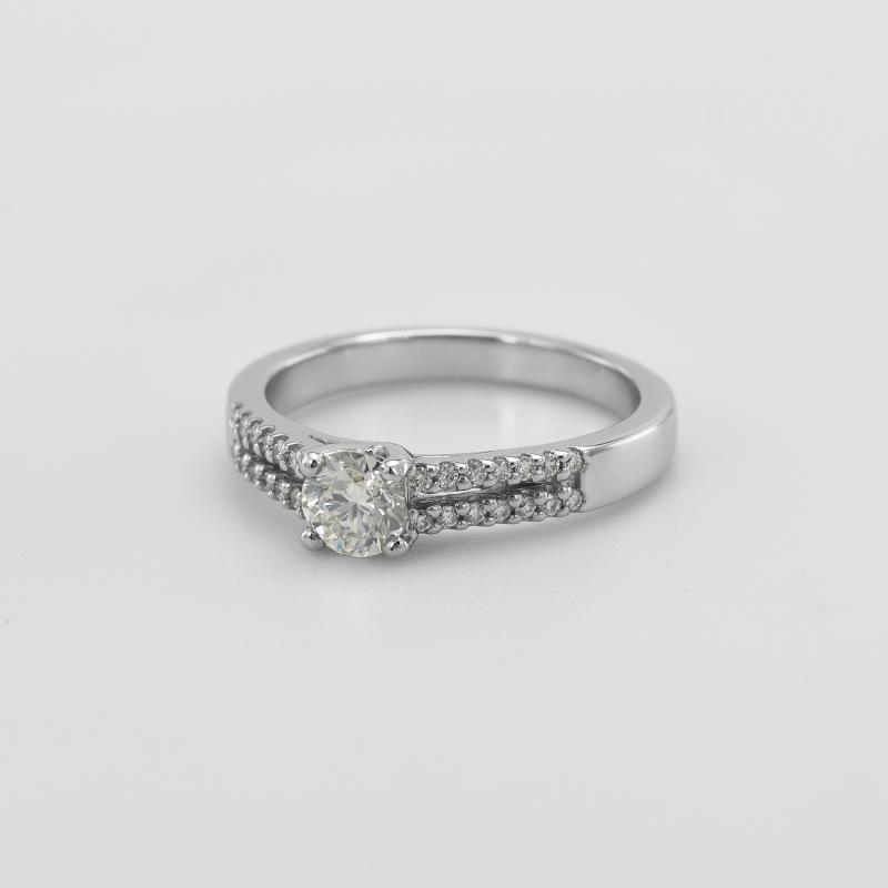 Platinový zásnubný prsteň s certifikovaným diamantom 51070