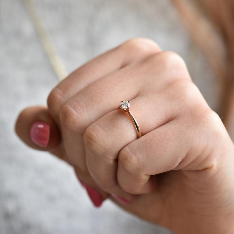 Zásnubný prsteň s diamantom 64600