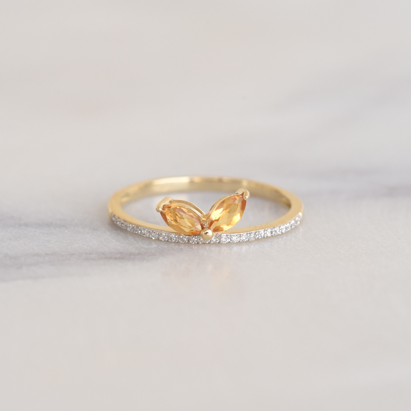 Originálne zlatý prsteň s citrínmi v tvare mašličky 86620