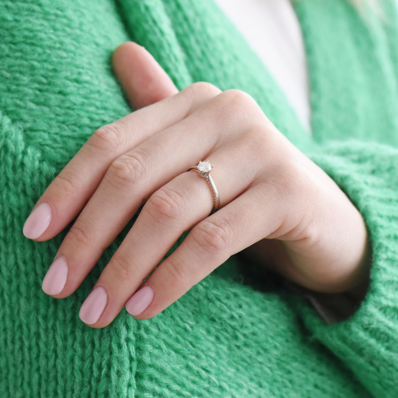 Romantický prsteň s moissanitom 91010
