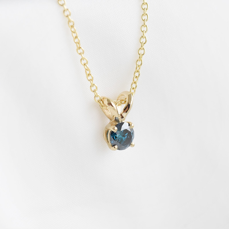 Zlatý náhrdelník s modrým diamantom 91220